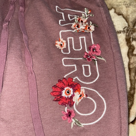 🖤NWOT AEROPOSTALE ANTIQUE ROSE AERO FLORAL JOGGERS SIZE S🖤 - Picture 5 of 9